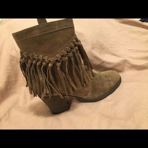 Suede fringe boots